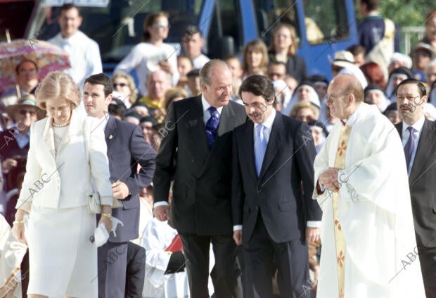 Misa de canonización presidida por Su Santidad el Papa Juan Pablo II, celebrada...