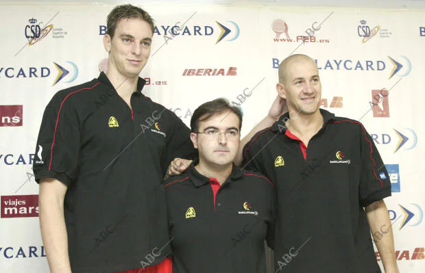 En la imagen Pau Gasol, Moncho López y Alberto Herreros