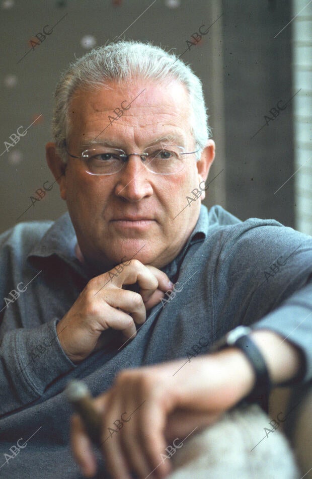 Juan Jesús Armas Marcelo, Escritor Archivo ABC