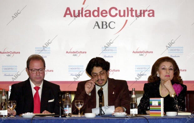 En la imagen, Daniel Pineda Novo, Fernando Iwasaki y Gracia Montes