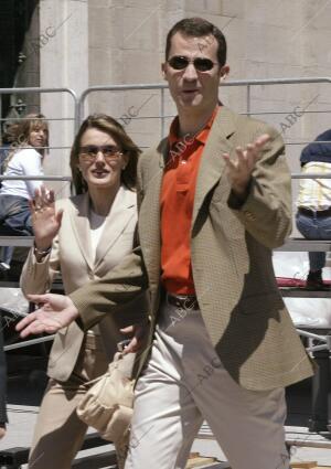 El Príncipe Felipe y doña Letizia, en la Catedral de La Almudena en el ensayo...