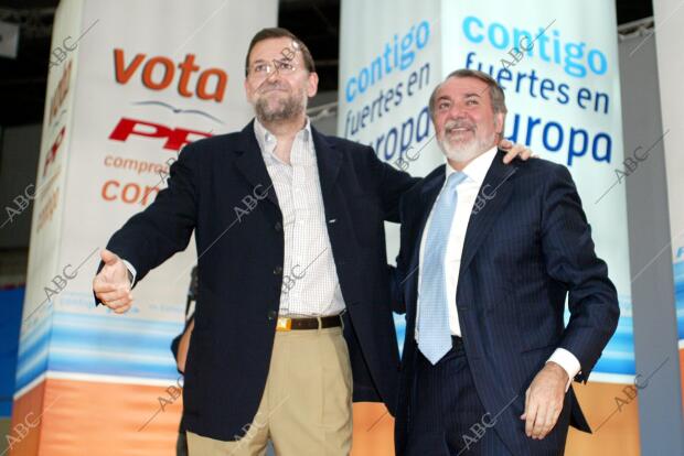 Mariano Rajoy, el candidato número uno Jaime mayor oreja y la Candidata número...