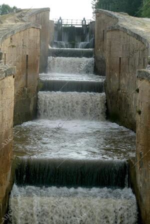 foto cesar Minguela,Esclusas 17-18-19-20 del canal de castilla en Fromista por...