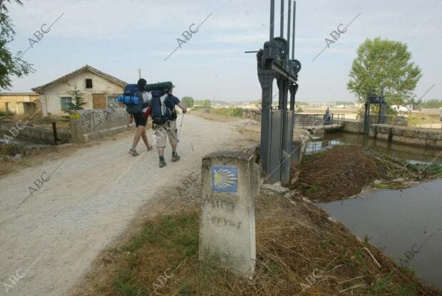 foto cesar Minguela,Esclusas 17-18-19-20 del canal de castilla en Fromista por...