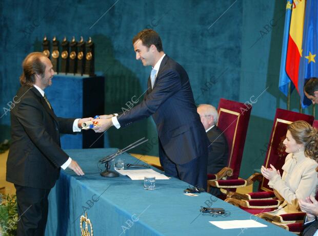 Oviedo 22-10-2004 entrega de Medallas A los Galardonados con los Premios...