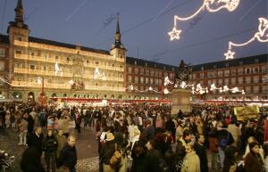 Ambiente de Navidad en la Plaza Mayor