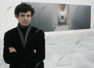 Entrevista al pintor y fotógrafo José Manuel Ballester, en su exposición en el...