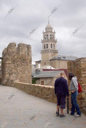 Ponferrada, Leon, foto Heras Restauracion del castillo templario de Ponferrada ,...