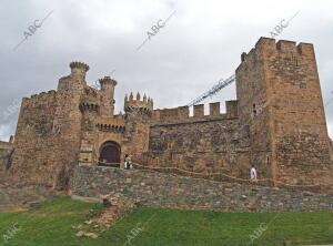 Ponferrada, Leon, foto Heras Restauracion del castillo templario de Ponferrada ,...