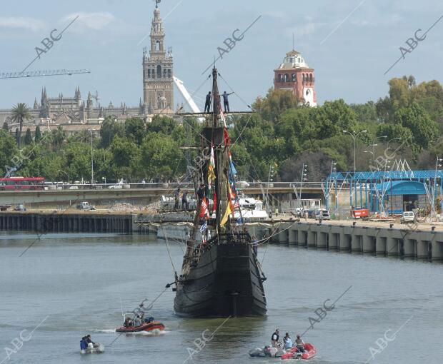 Llegada al muelle de las Delicias de Sevilla de la nao Victoria