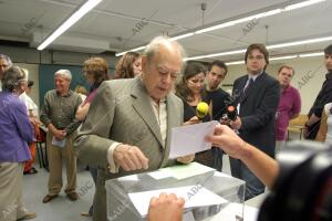 Jornada electoral Estatut , Pujol Votando