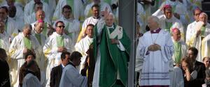 El papa Benedicto XVI celebra una misa en la Ciudad de las Artes y las Ciencias...