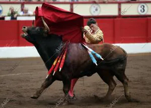 Daniel Luque en una corrida de toros en Santander