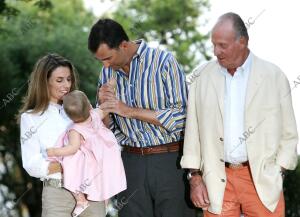 Posado oficial de la Familia Real en el Palacio de Marivent