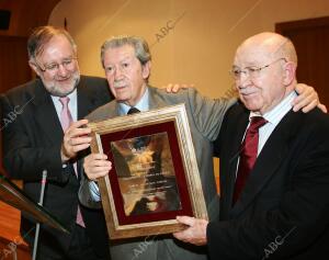 Homenaje a Manuel Alcántara en la Asociación de la Prensa