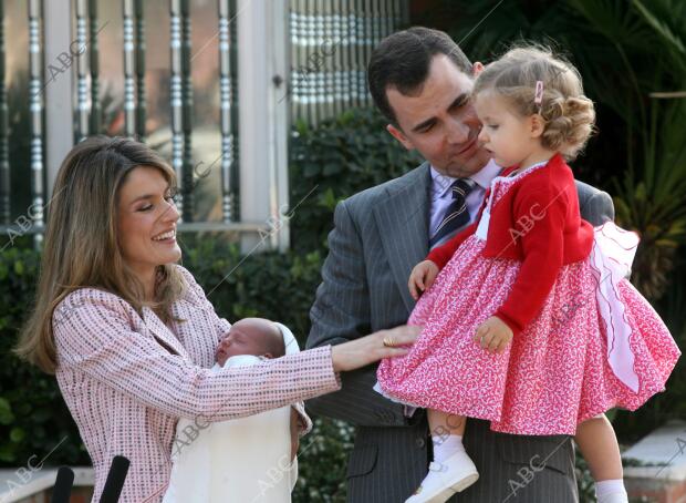 Presentacion A los Medios de Comunicacion de Sa la Infanta Sofia Hija de Ssaarr...