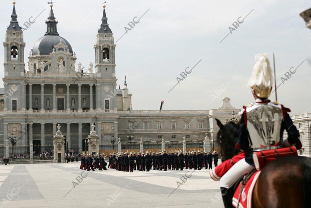 ceremonia de cambio de guardia en el palacio real