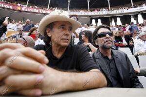 Serrat y Sabina en la plaza de toros Monumental