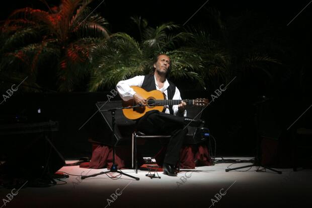 Concierto de Paco de lucia en el teatro de Laaxerquia