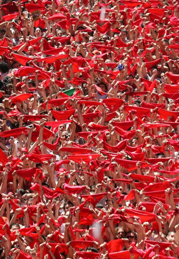 pamplona,6-7-07-chupinazo en las fiestas de san fermin en pamplona-foto ernesto...