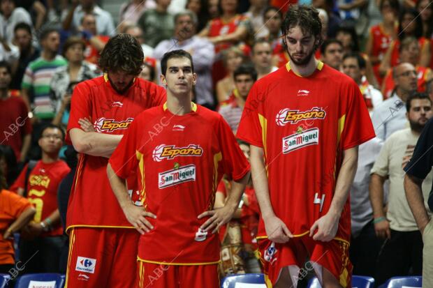 Los Jugadores de la selección Española de baloncesto Pau y Marc Gasol y Calderón...