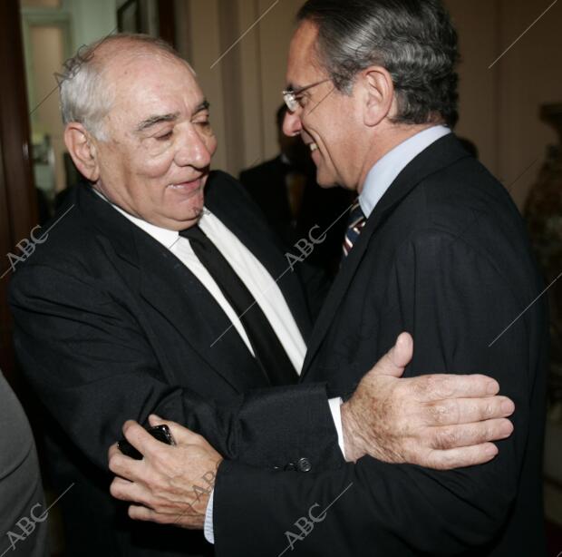 A cargo del presidente del gobierno Jose Luis Rodriguez Zapatero