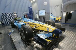 Catedral en dos Carpas una Exposicion Dedicada A Fernando Alonso