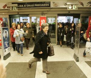 Apertura de un centro comercial en el inicio de la temporada de rebajas