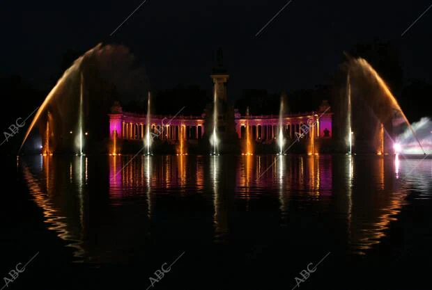 Juego de Luces y agua en parque de el Retiro