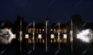 Juego de Luces y agua en parque de el Retiro