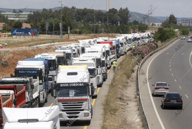 Manifestación de camioneros abortada por la Policía Nacional en la antigua...