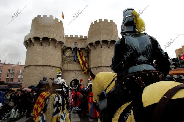 Figurantes participan en la celebración del desfile histórico que recrea la...