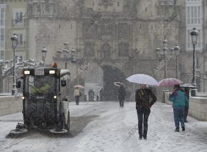 Intensa nevada en el centro de la capital burgalesa