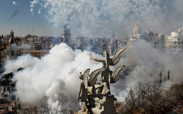 Imagen aérea de la mascletà disparada por Pirotecnia Valenciana