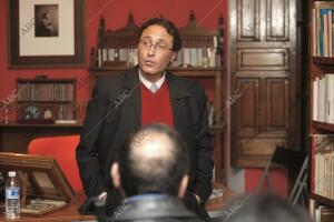 Conferencia sobre los Rollos del Mar Muerto de Adolfo D. Roitman, director del...