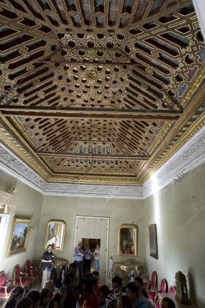 Restauración del artesonado del comedor del cuarto Real Alto