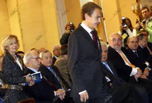 El presidente del Gobierno, José Luis Rodríguez Zapatero, durante su...