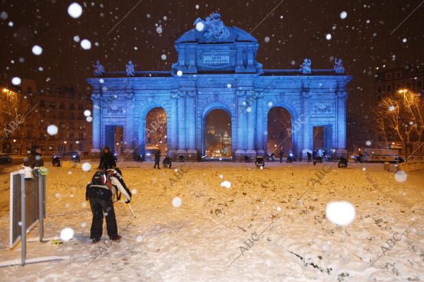 Aspecto invernal de la Puerta de Alcalá