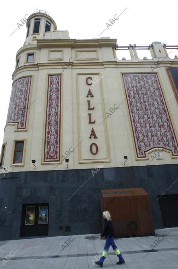fachada del cine Callao con motivo del centenario de la gran Via foto Jaime...