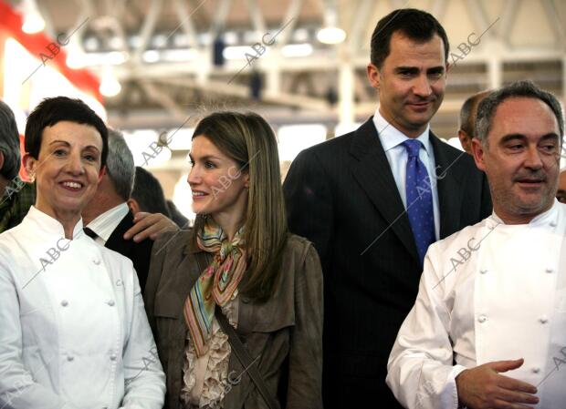 000 profesionales procedentes de unos 75 países en el recinto ferial de...