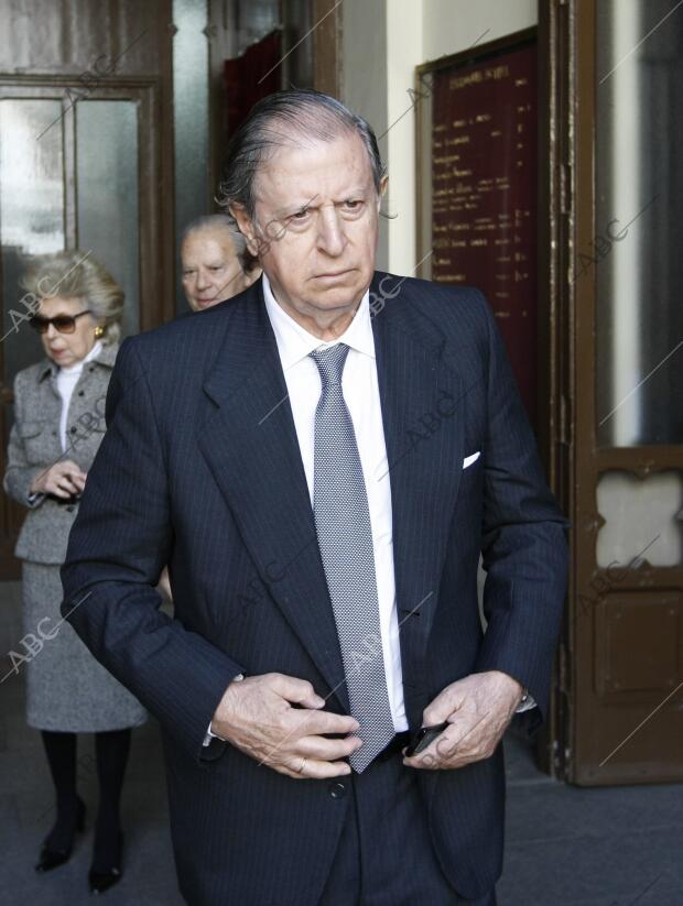 Entierro de Don Guillermo Luca de Tena en la cripta de la Iglesia de la...