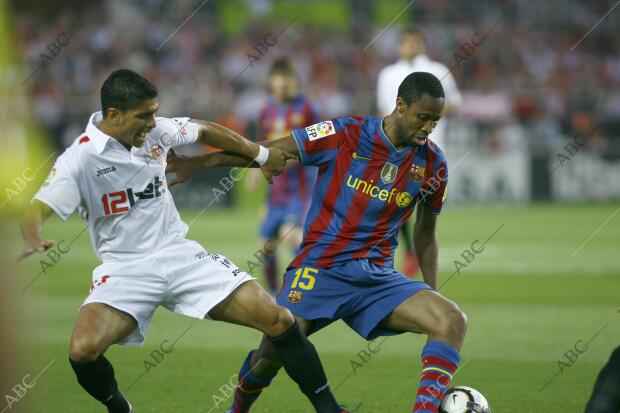 Partido de liga entre el Sevilla y el Barcelona