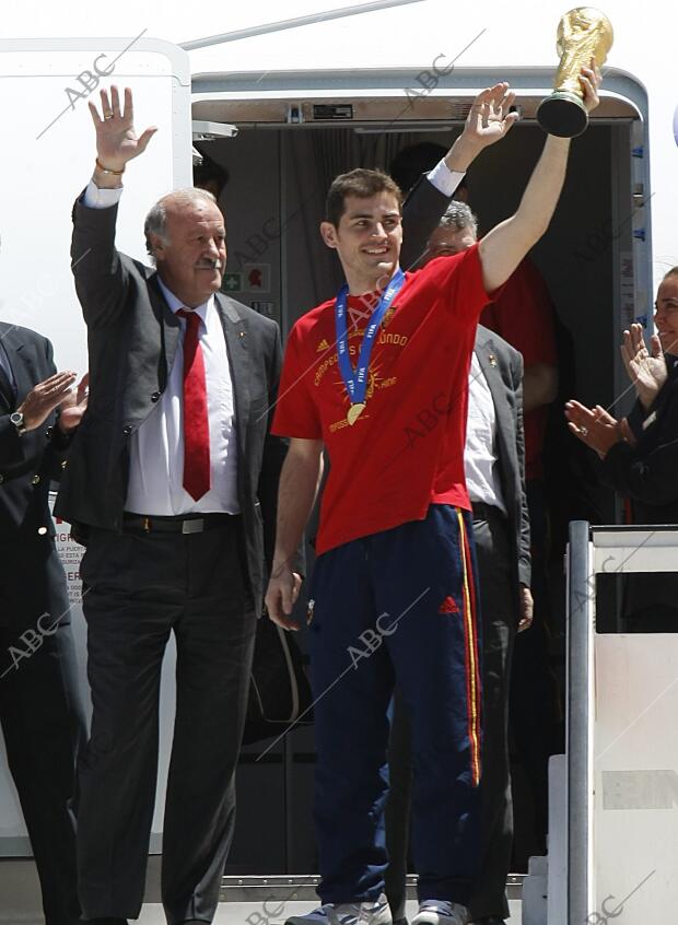 Llegada de la selección española de fútbol al aeropuerto de barajas, tras...