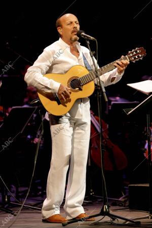 En la Imagen, concierto de Javiel Ruibal en el gran Teatro