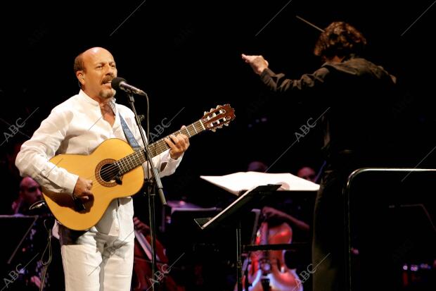 En la Imagen, concierto de Javiel Ruibal en el gran Teatro