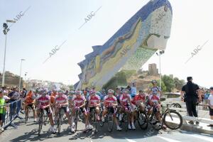 Salida de la segunda etapa de la Vuelta Ciclista a España que tuvo lugar en el...