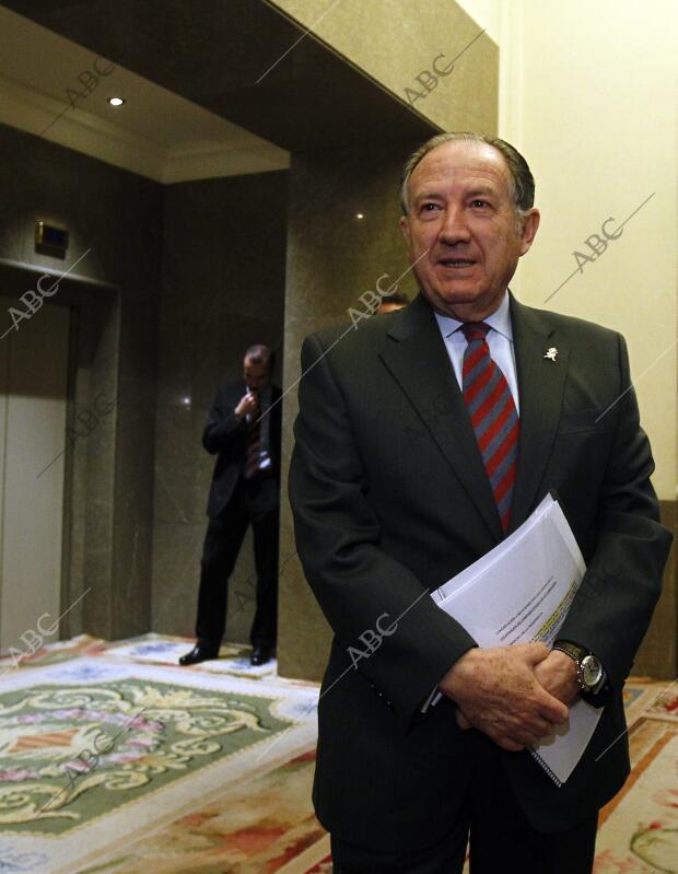El director del CNI, Félix Sanz Roldán, entrando en la reunión secreta de la...