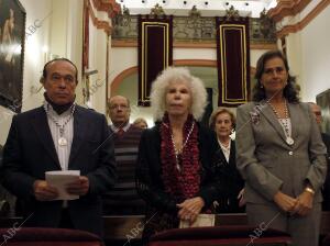 Curro Romero, Carmen Tello y la Duquesa de Alba juran como hermanos del Cachorro