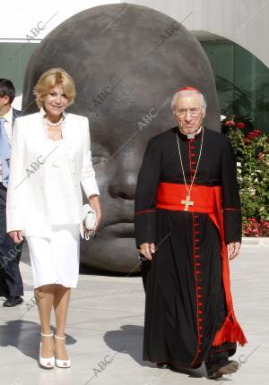 Visita del arzobispo de Madrid, monseñor Rouco Varela, acompañado por la...