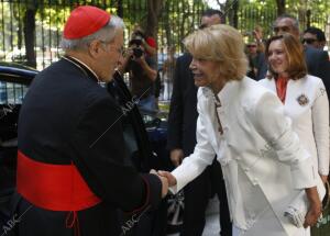 Visita del arzobispo de Madrid, monseñor Rouco Varela, acompañado por la...